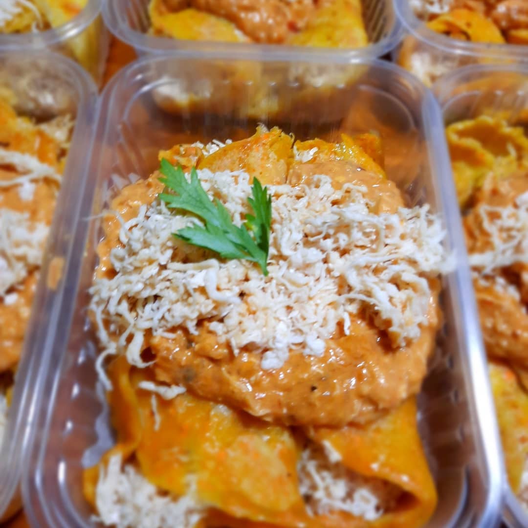 Panqueca de Cenoura Recheada com Frango e Ricota - NahTerra