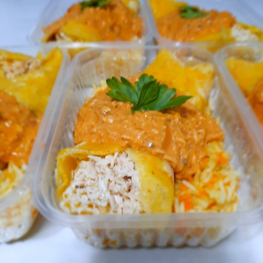 Panqueca de Cenoura Recheada com Frango e Ricota - NahTerra