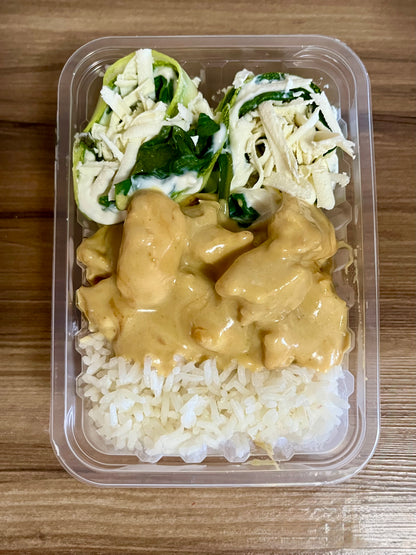 Frango ao molho mostarda, abobrinha rolê com espinafre e arroz - NahTerra