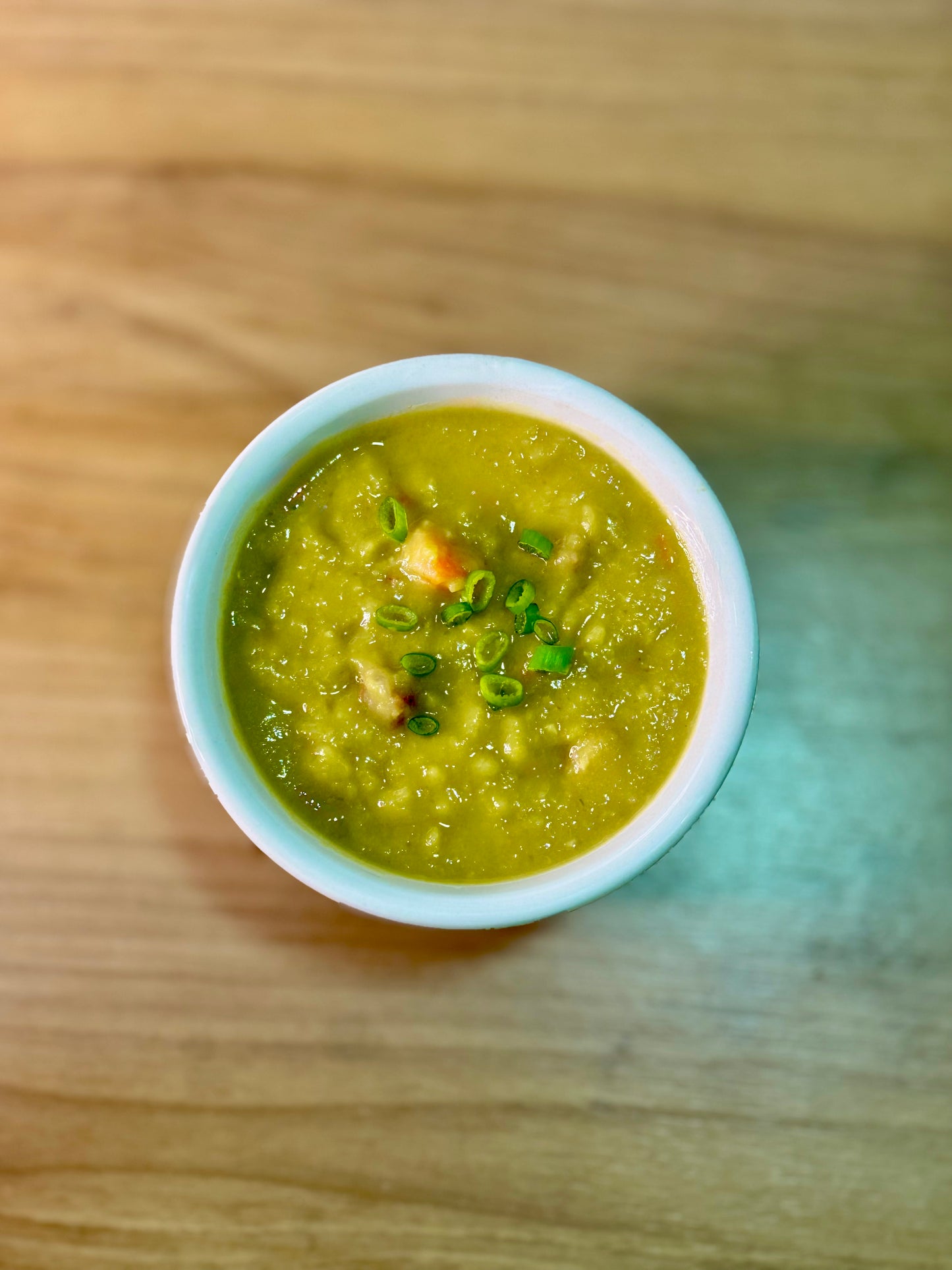 Caldo de ervilha com calabresa Nahterra