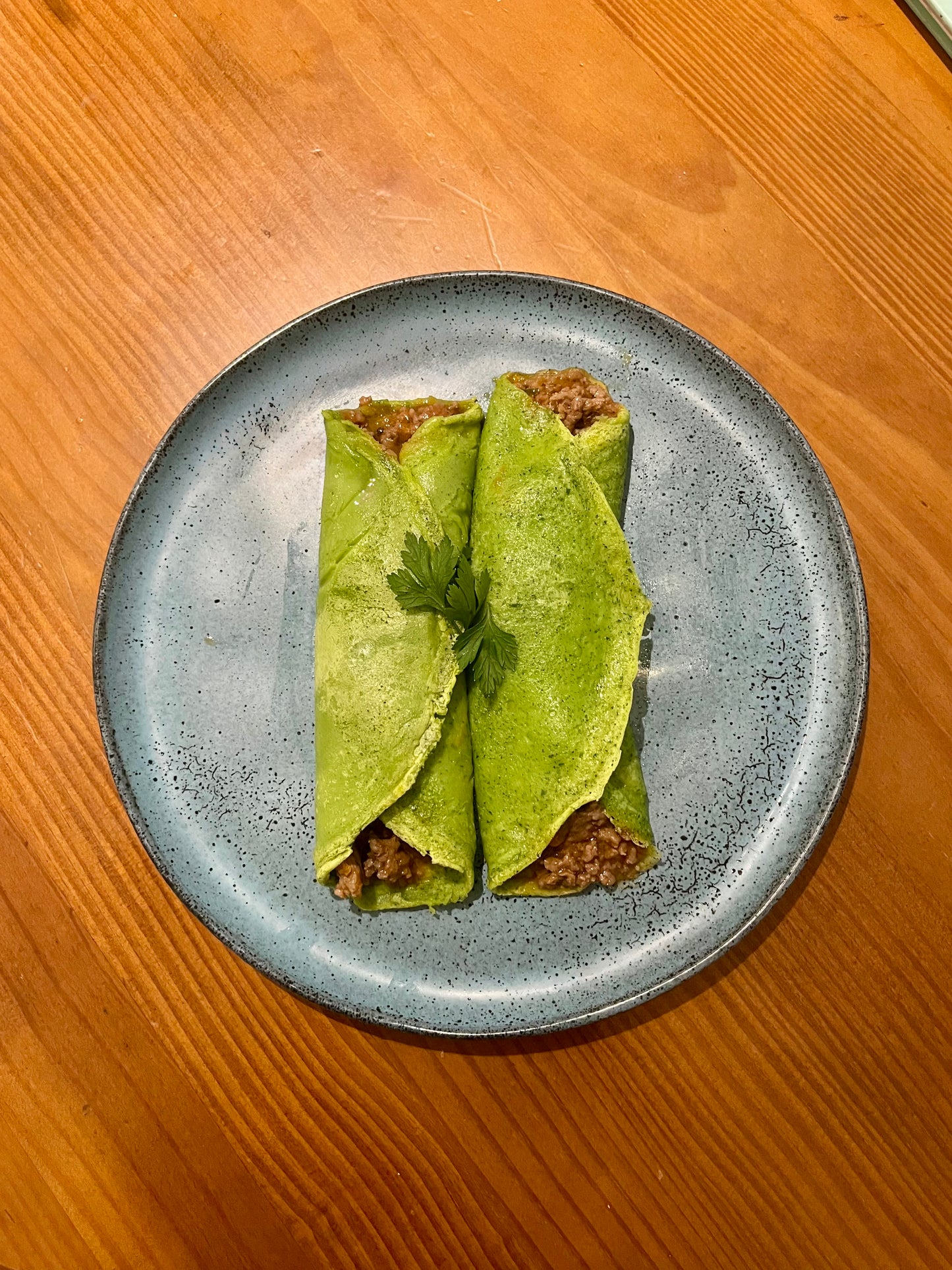 Panqueca de espinafre com carne - NahTerra